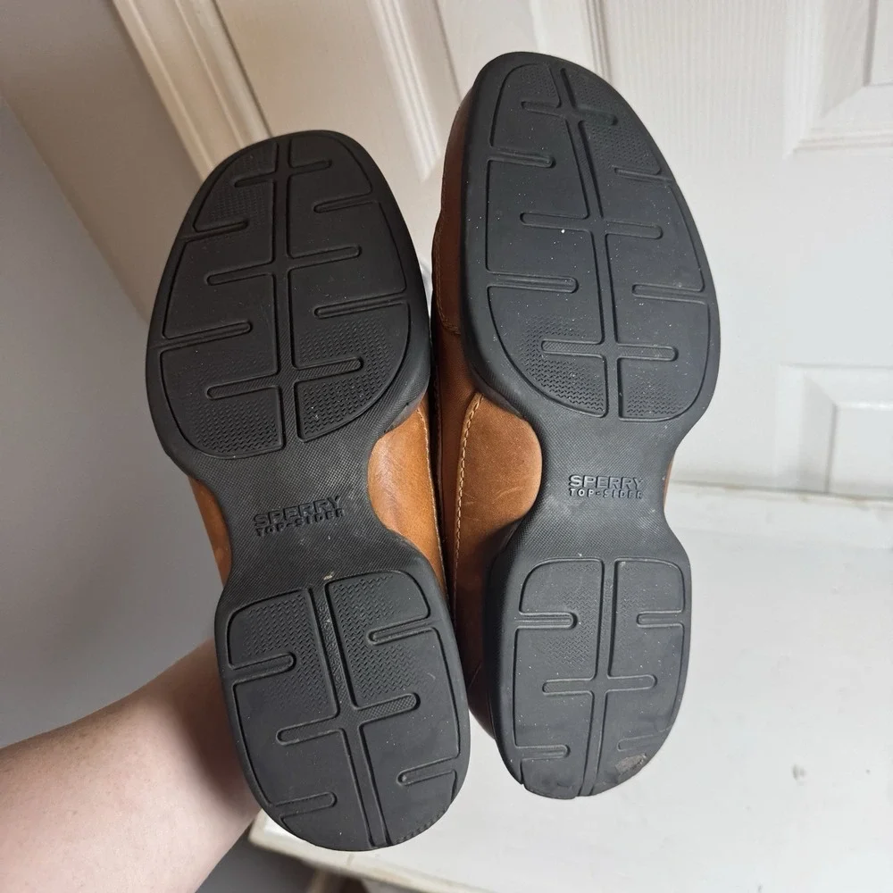 Sperry preowned please